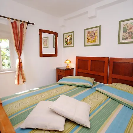 Antique In The Center Of Apartamento Brela