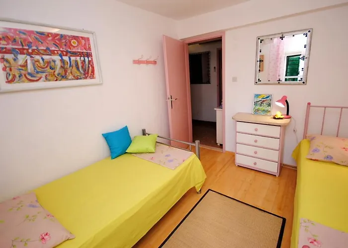 Antique In The Center Of * Brela