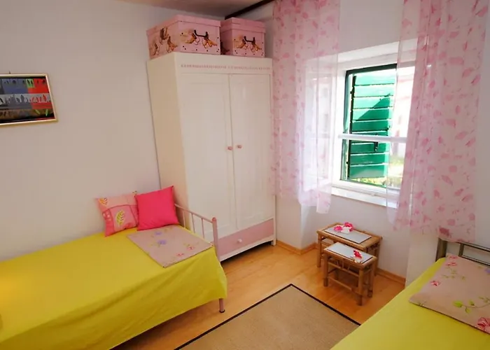 Apartment Antique In The Center Of Brela