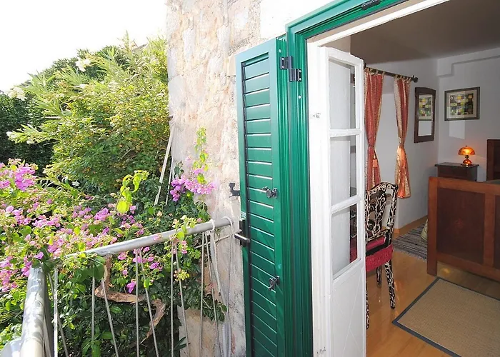 Apartment Antique In The Center Of Brela