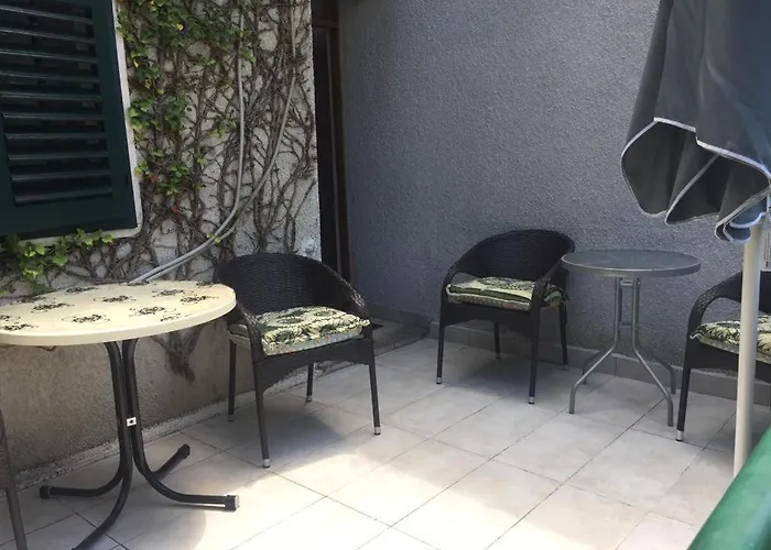 Antique In The Center Of * Brela